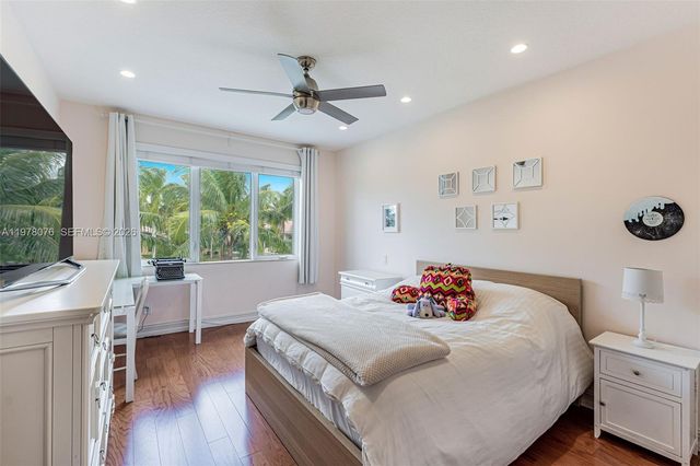 10221 Blue Palm Street, Plantation, FL 33324