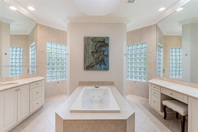 10221 Blue Palm Street, Plantation, FL 33324