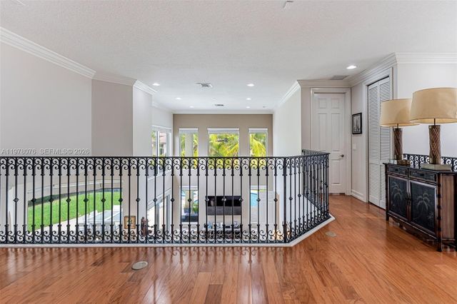 10221 Blue Palm Street, Plantation, FL 33324