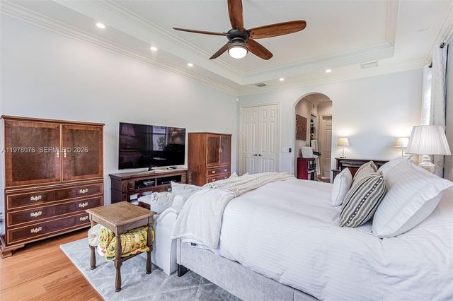 10221 Blue Palm Street, Plantation, FL 33324