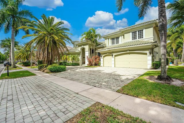 10221 Blue Palm Street, Plantation, FL 33324