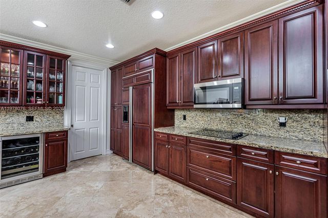 10221 Blue Palm Street, Plantation, FL 33324