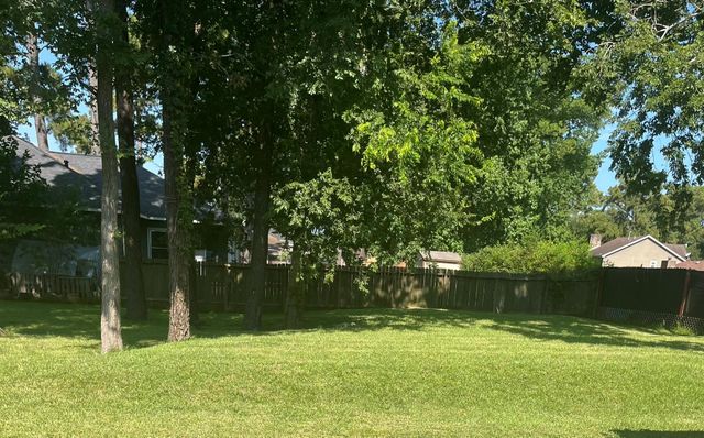 6723 Sandy Oaks Drive, Houston, TX 77050
