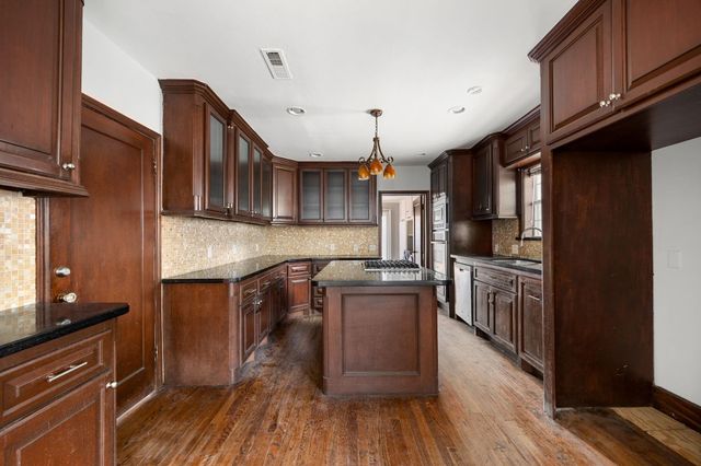 2141 Colquitt Street, Houston, TX 77098