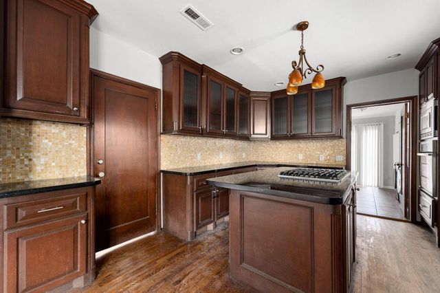 2141 Colquitt Street, Houston, TX 77098