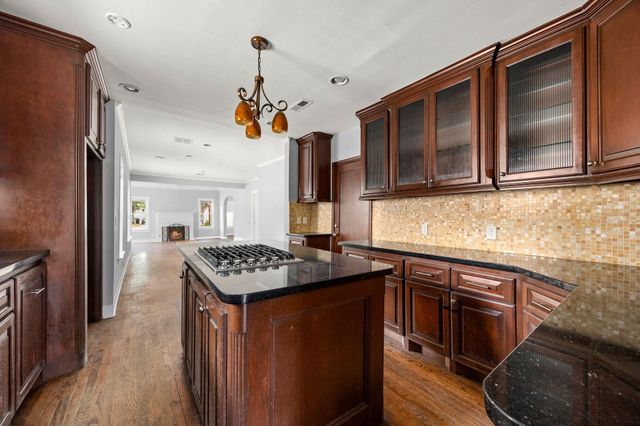 2141 Colquitt Street, Houston, TX 77098