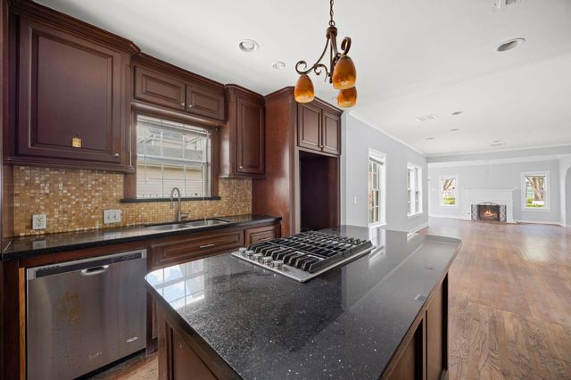 2141 Colquitt Street, Houston, TX 77098