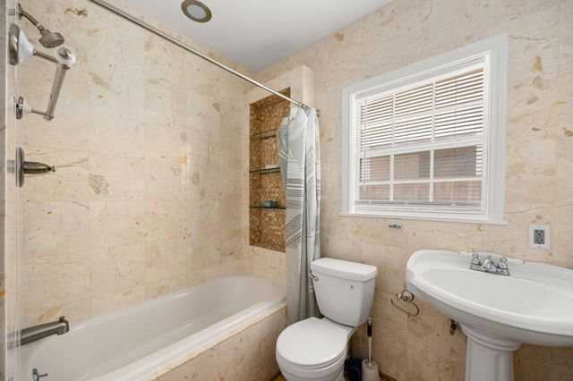 2141 Colquitt Street, Houston, TX 77098