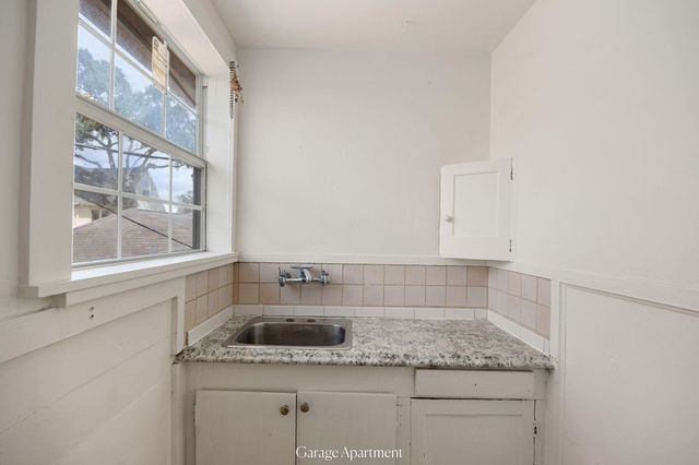 2141 Colquitt Street, Houston, TX 77098