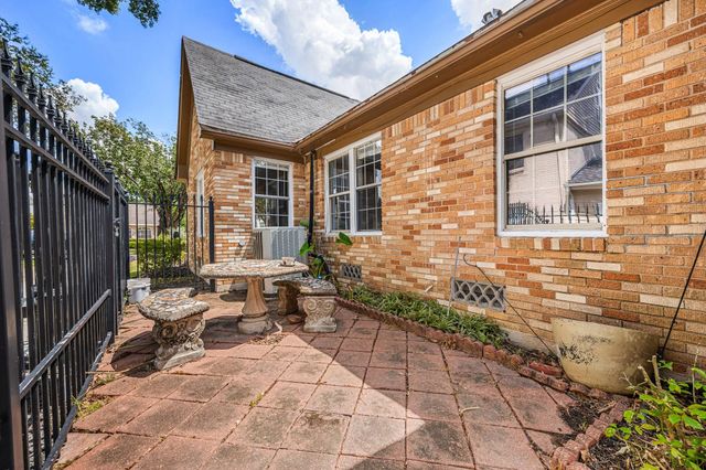 2141 Colquitt Street, Houston, TX 77098