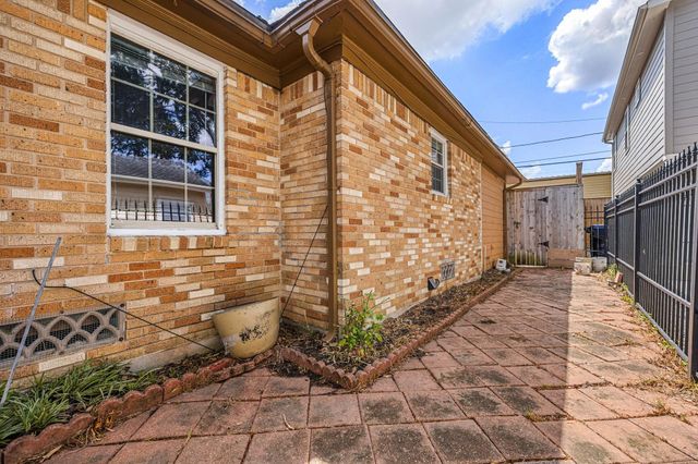 2141 Colquitt Street, Houston, TX 77098