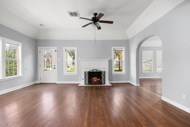 2141 Colquitt Street, Houston, TX 77098