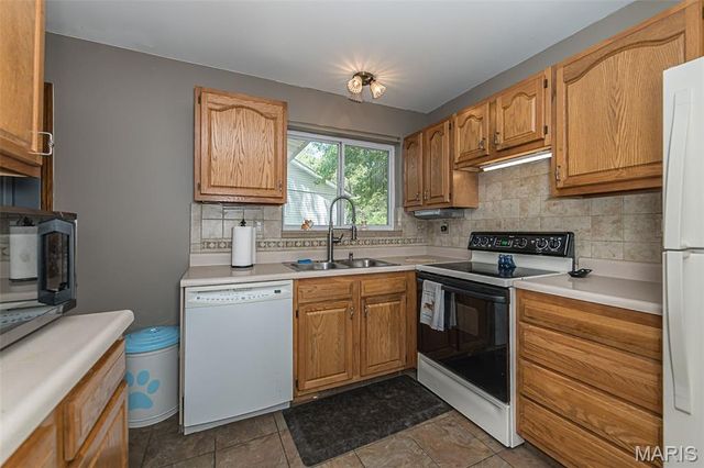 7216 Burgess Drive, Barnhart, MO 63012
