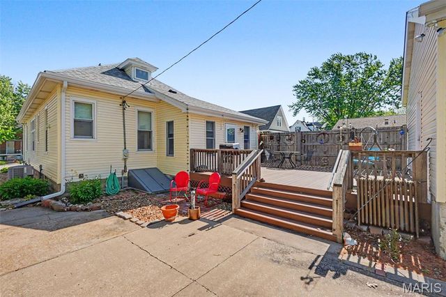 815 Adams Street, St Charles, MO 63301