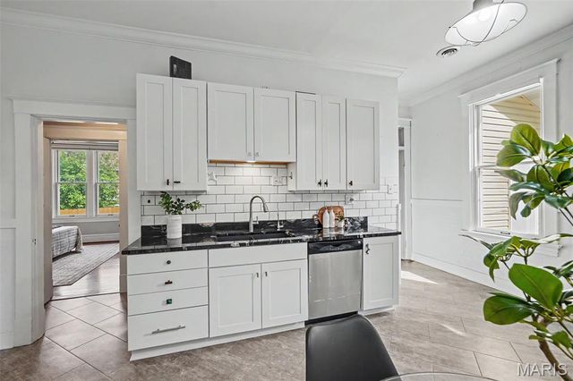 815 Adams Street, St Charles, MO 63301