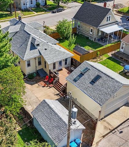 815 Adams Street, St Charles, MO 63301