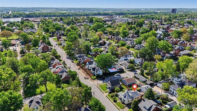 815 Adams Street, St Charles, MO 63301