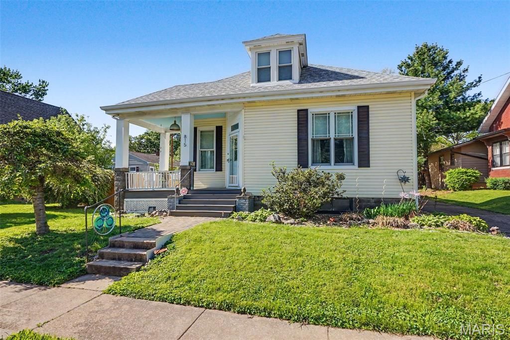 815 Adams Street, St Charles, MO 63301