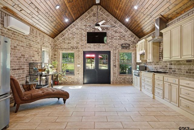 10638 CR 214, Tyler, TX 75707