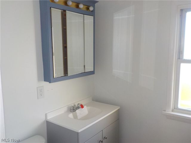 3912 Oak Park Avenue, Cleveland, OH 44109