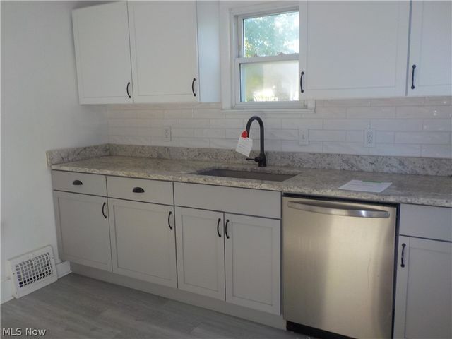 3912 Oak Park Avenue, Cleveland, OH 44109