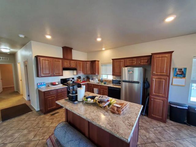 1575 W Valley Parkway 25, Escondido, CA 92025