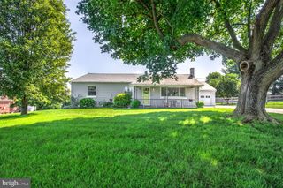 17 LONDONVALE RD, Gordonville, PA 17529