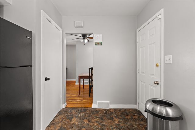 6513 Center Street, Windsor Heights, IA 50324