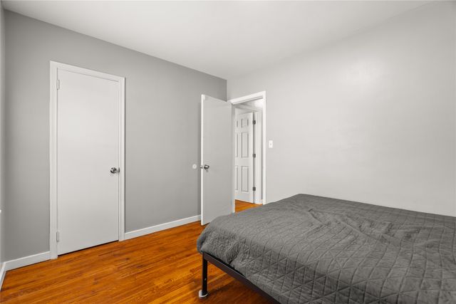 6513 Center Street, Windsor Heights, IA 50324