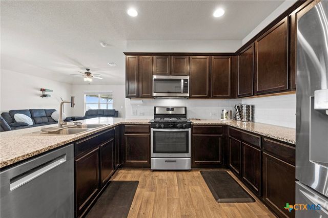 113 Rochester Lane, Hutto, TX 78634