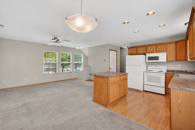 15218 Greenbelt Drive, Urbandale, IA 50323