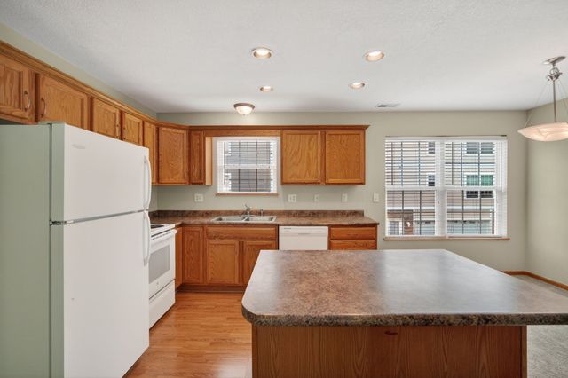15218 Greenbelt Drive, Urbandale, IA 50323
