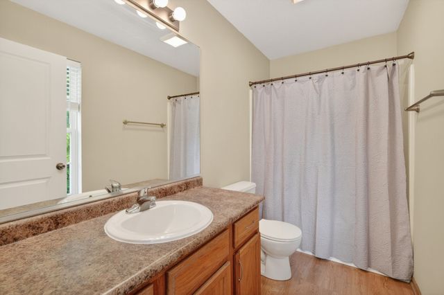 15218 Greenbelt Drive, Urbandale, IA 50323