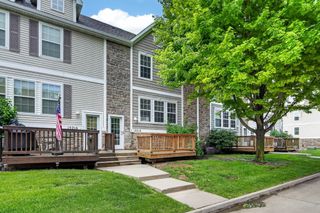 15218 Greenbelt Drive, Urbandale, IA 50323