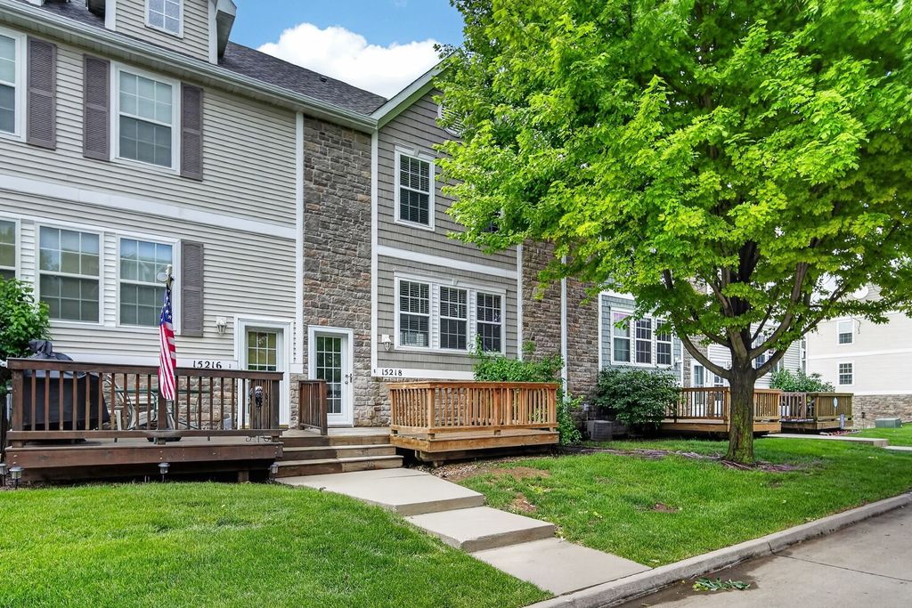 15218 Greenbelt Drive, Urbandale, IA 50323