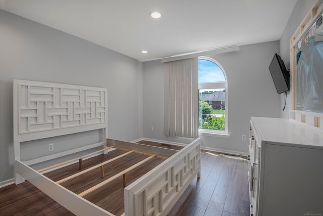 21895 Preserve Court, Macomb Twp, MI 48042