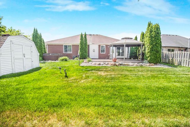 21895 Preserve Court, Macomb Twp, MI 48042