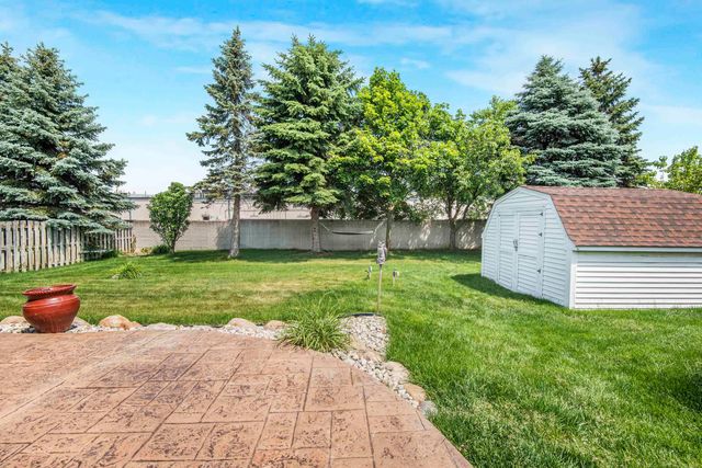21895 Preserve Court, Macomb Twp, MI 48042