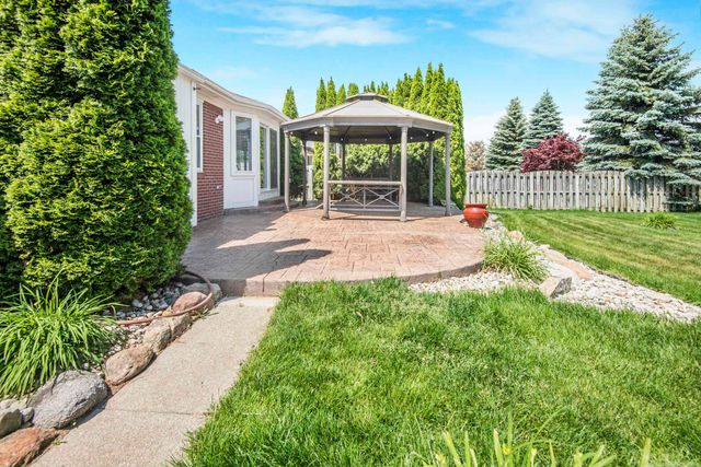 21895 Preserve Court, Macomb Twp, MI 48042