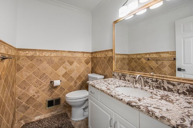 21895 Preserve Court, Macomb Twp, MI 48042