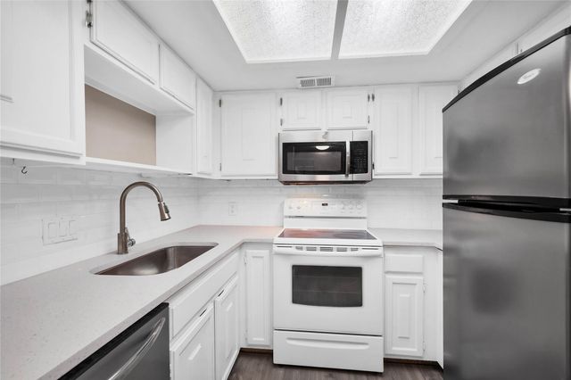 3607 Las Colinas DR B, Austin, TX 78731