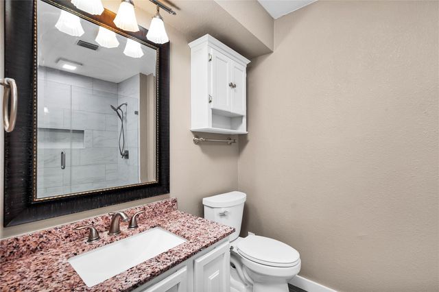 3607 Las Colinas DR B, Austin, TX 78731