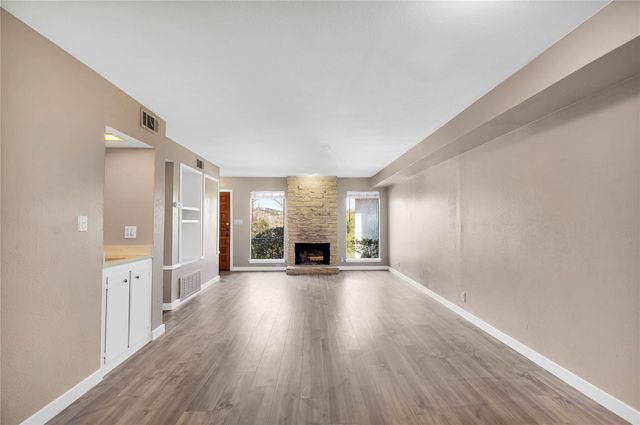 3607 Las Colinas DR B, Austin, TX 78731