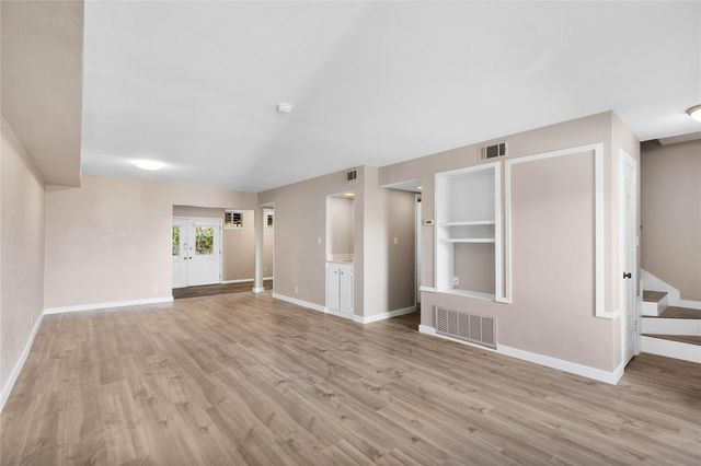 3607 Las Colinas DR B, Austin, TX 78731