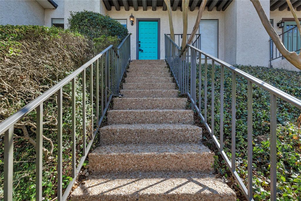 3607 Las Colinas DR B, Austin, TX 78731