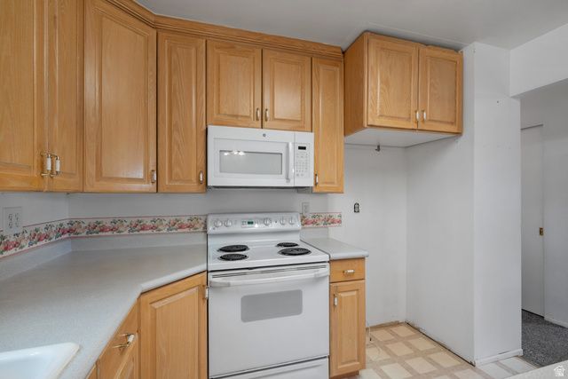 4064 W AQUARIUS CIR, Salt Lake City, UT 84118