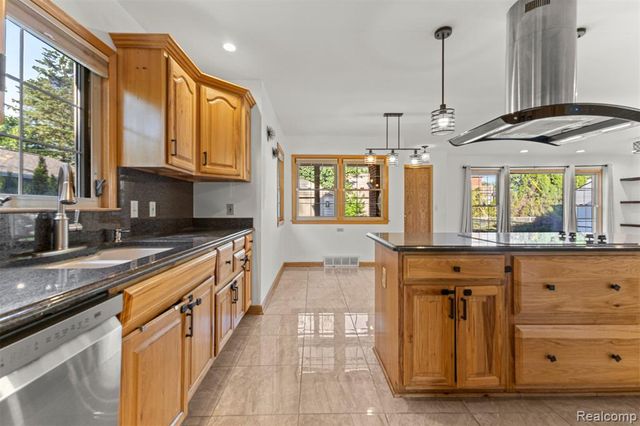 411 S Lafayette Street, Dearborn, MI 48124