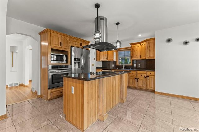 411 S Lafayette Street, Dearborn, MI 48124