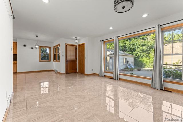 411 S Lafayette Street, Dearborn, MI 48124
