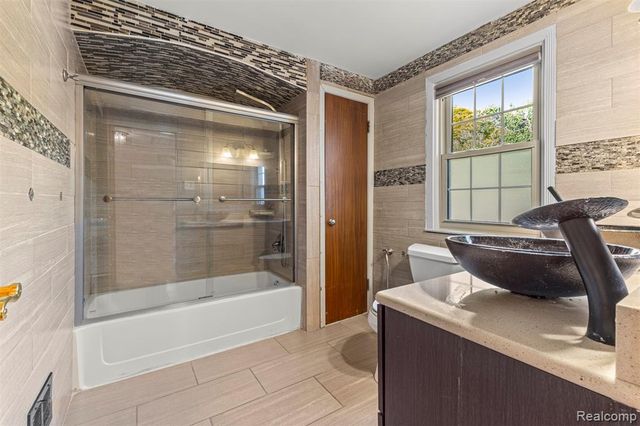 411 S Lafayette Street, Dearborn, MI 48124